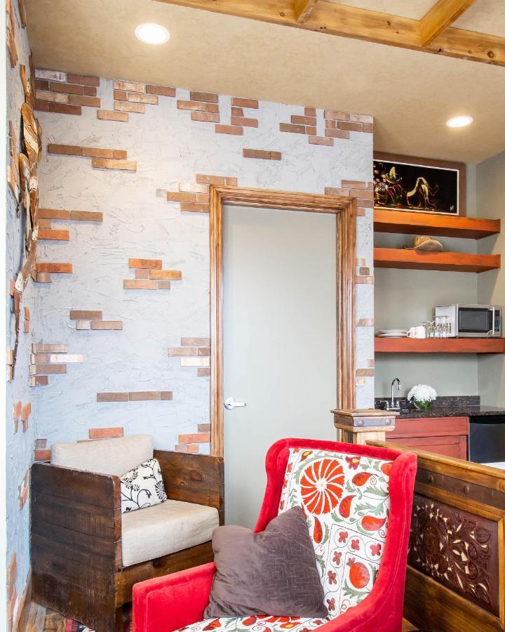 Retro Suites Hotel Chatham-Kent Εξωτερικό φωτογραφία